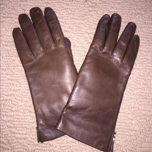 Vintage brown leather gloves from Hudson’s 7 1/2